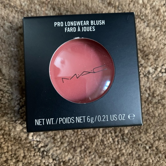 Mac blush in colour fleeting romance - Picture 4 of 4